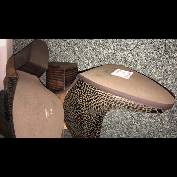 Ankle booties - Picture 4 of 4